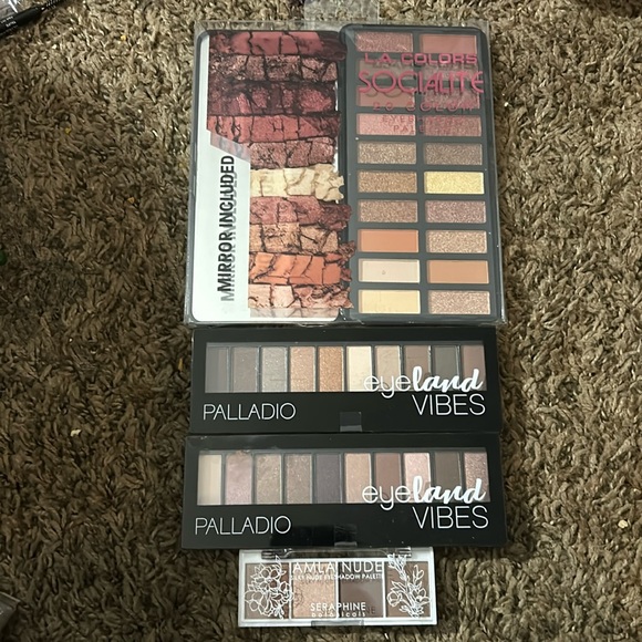 Eyeshadow Palette Bundle - Picture 1 of 5